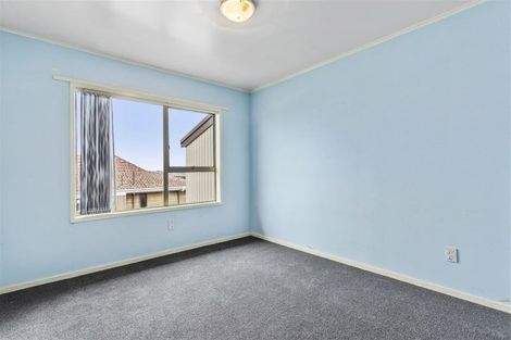 Photo of property in 1/15 Gwenand Place, Botany Downs, Auckland, 2010