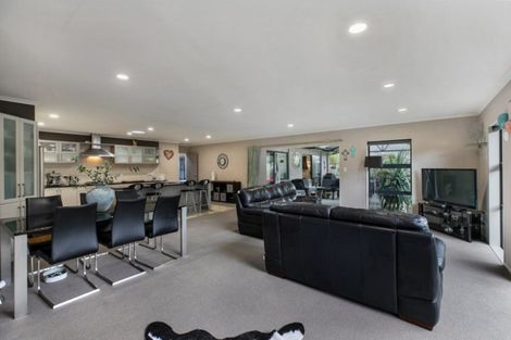 Photo of property in 42 Palazzo Drive, Papamoa Beach, Papamoa, 3118