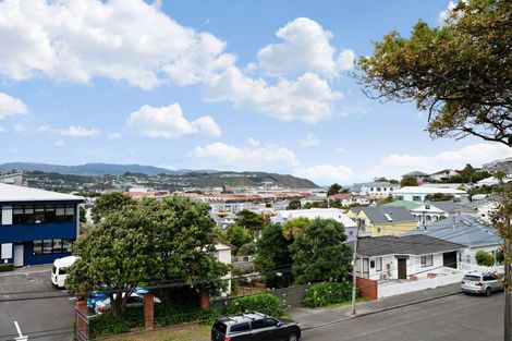 Photo of property in 35 Upper Bourke Street, Kilbirnie, Wellington, 6022