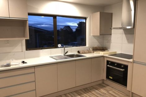 Photo of property in 1/12 Red Hill Road, Red Hill, Papakura, 2110