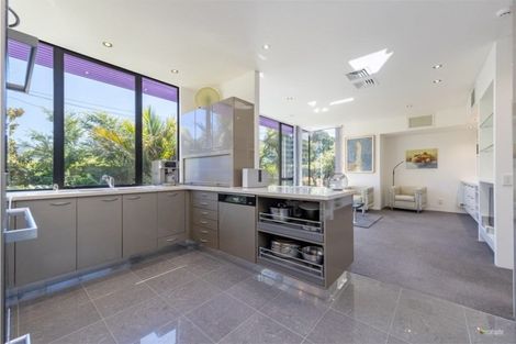 Photo of property in 52 Penrose Street, Woburn, Lower Hutt, 5010