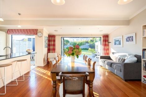 Photo of property in 12 Meeanee Quay, Westshore, Napier, 4110