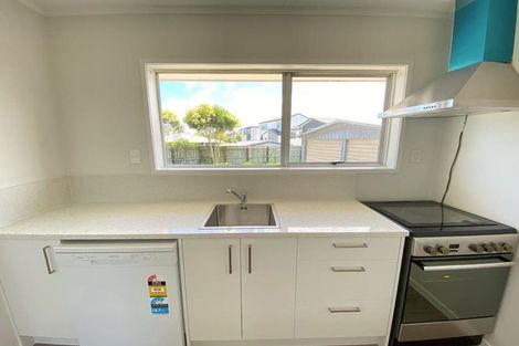 Photo of property in 1/36 Blacklock Avenue, Henderson, Auckland, 0612