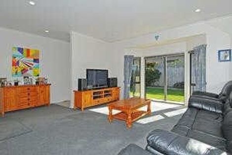 Photo of property in 9a Ormrod Grove, Riverstone Terraces, Upper Hutt, 5018