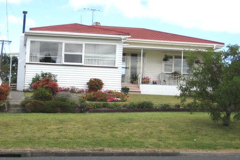Photo of property in 24 Kowhai Road, Campbells Bay, Auckland, 0630