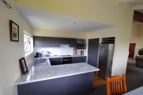 Photo of property in 1 Waitawa Place, Lynmore, Rotorua, 3010