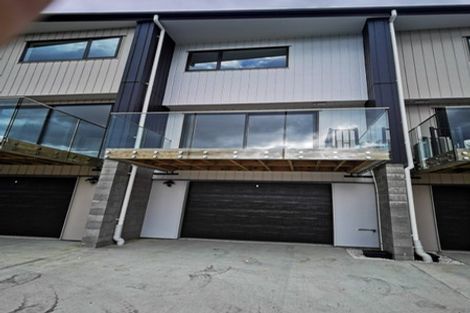 Photo of property in 150b Chivalry Road, Glenfield, Auckland, 0629