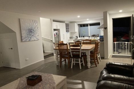Photo of property in 7b Yeoman Place, Howick, Auckland, 2014
