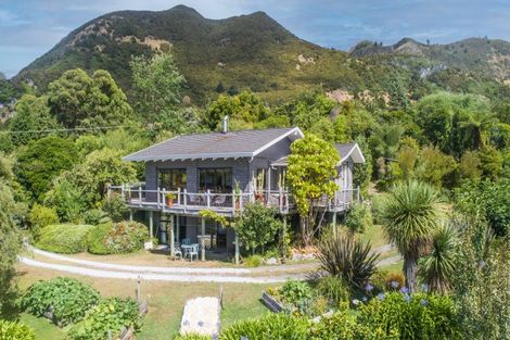 Photo of property in 100 Rocklands Road, Clifton, Takaka, 7183