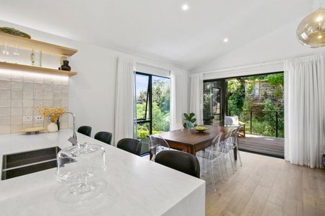 Photo of property in 6e Burns Street, Westown, New Plymouth, 4310