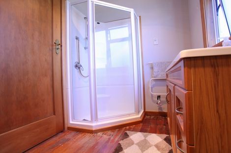 Photo of property in 2 Tutchen Avenue, Raglan, 3225