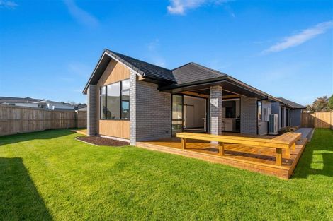 Photo of property in 1 Erlam Place, Matipo Heights, Rotorua, 3015