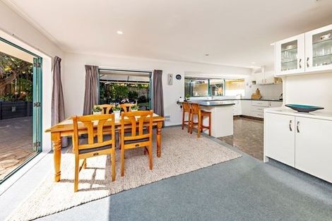 Photo of property in 22 Stewart Gibson Place, Manurewa, Auckland, 2105