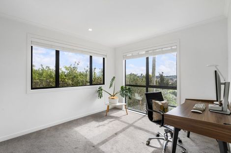 Photo of property in 562a Beach Road, Rothesay Bay, Auckland, 0630