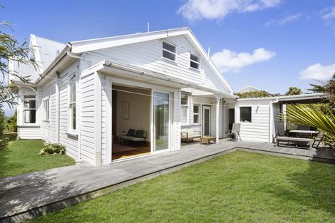 Photo of property in 46 Central Terrace, Kelburn, Wellington, 6012