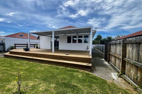Photo of property in 22 Russell Road, Marewa, Napier, 4110