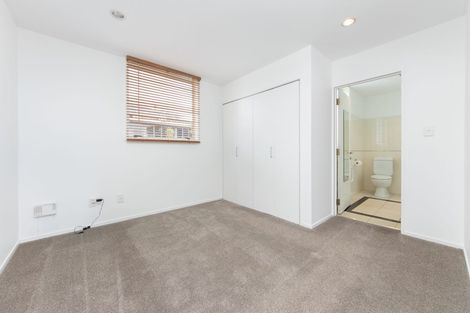 Photo of property in 9/166 Mokoia Road, Chatswood, Auckland, 0626