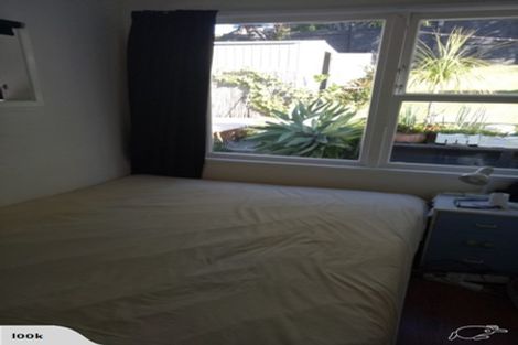 Photo of property in 9 Beaudine Avenue, Glenfield, Auckland, 0629