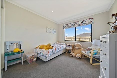 Photo of property in 52 Harbour Crest Drive, Waiuku, 2123