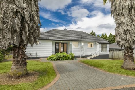 Photo of property in 77 Colwill Road, Massey, Auckland, 0614