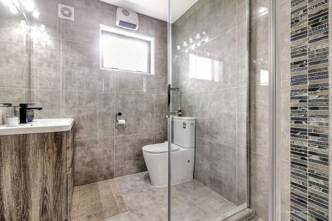 Photo of property in 18a Buckingham Crescent, Manukau, Auckland, 2025