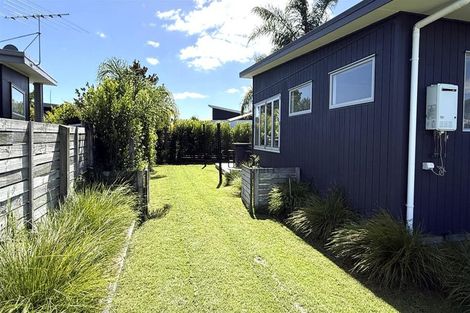 Photo of property in 106 Nikau Close, Matarangi, Whitianga, 3592