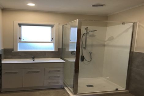 Photo of property in 19 Lyford Crescent, Sunnynook, Auckland, 0620