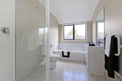 Photo of property in 210b Frimley Oaks, Frimley, Hastings, 4120