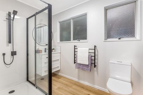 Photo of property in 214a Waddington Drive, Naenae, Lower Hutt, 5011