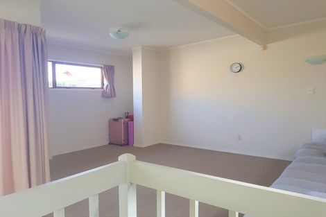 Photo of property in 2/175 Birkenhead Avenue, Birkenhead, Auckland, 0626