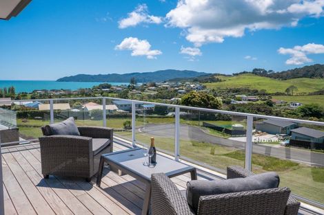 Photo of property in 21 Christine Drive, Coopers Beach, 0420