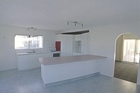 Photo of property in 53 Triangle Road, Massey, Auckland, 0614