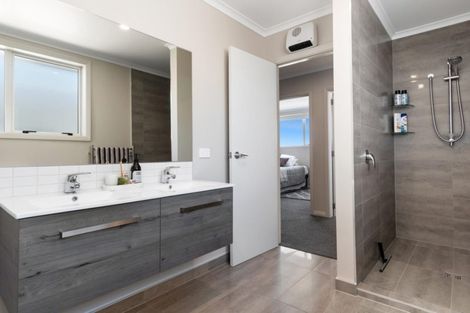 Photo of property in 83 Penetaka Heights, Pyes Pa, Tauranga, 3112