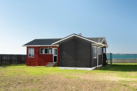 Photo of property in 107 Karewa Parade, Papamoa Beach, Papamoa, 3118
