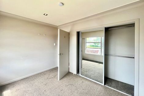 Photo of property in 73 Sylvan Avenue, Northcote, Auckland, 0627