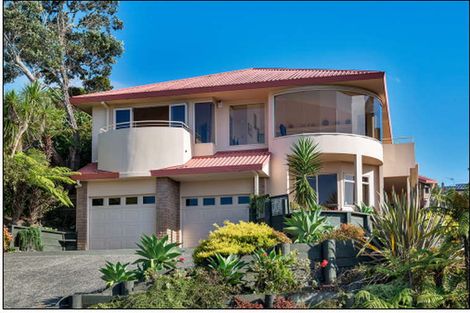 Photo of property in 2/26 Orchard Road, Waiake, Auckland, 0630