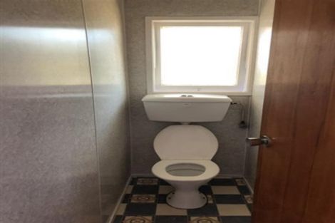 Photo of property in 1 Glenmore Road, Pakuranga Heights, Auckland, 2010