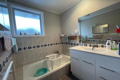 Photo of property in 50 Larne Avenue, Pakuranga Heights, Auckland, 2010