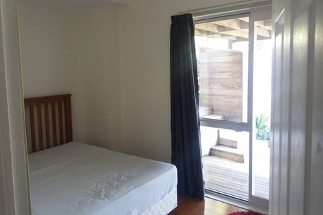 Photo of property in 5 Saddleback Rise, Murrays Bay, Auckland, 0630