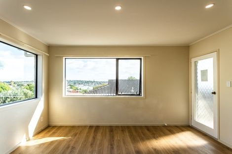 Photo of property in 2/2 Frost Road, Mount Roskill, Auckland, 1041