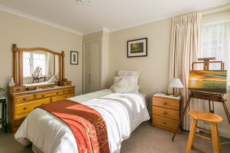 Photo of property in 5 Fitzroy Road, Bluff Hill, Napier, 4110