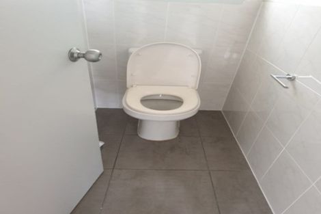 Photo of property in 2/171 Bruce Mclaren Road, Henderson, Auckland, 0612