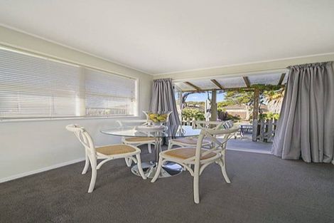 Photo of property in 72 Walworth Avenue, Pakuranga Heights, Auckland, 2010