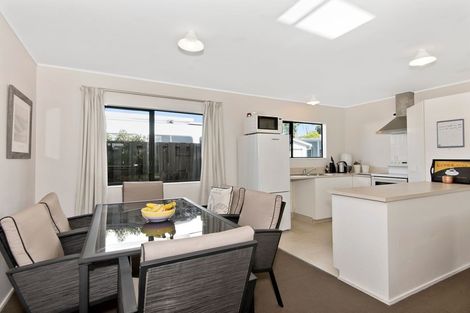 Photo of property in 7a Burt Road, Mount Wellington, Auckland, 1051