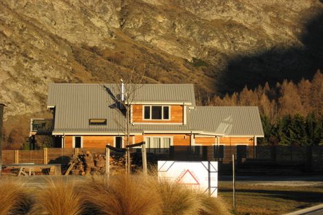 Photo of property in 26 Amber Close, Arthurs Point, Queenstown, 9371