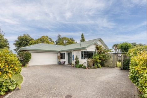 Photo of property in 10 Rosehill Way, Taradale, Napier, 4112
