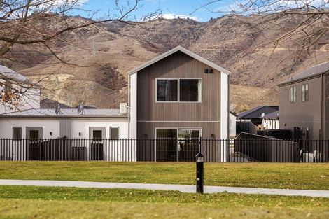 Photo of property in 30 Woods Crescent, Cromwell, 9310