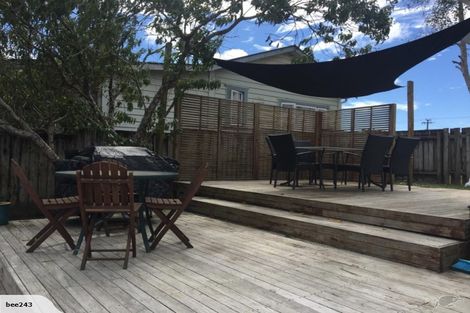 Photo of property in 1090 Paerata Road, Paerata, Drury, 2676