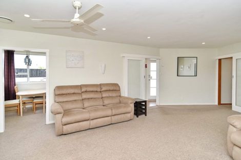 Photo of property in 8 Doggett Place, Rangiora, 7400