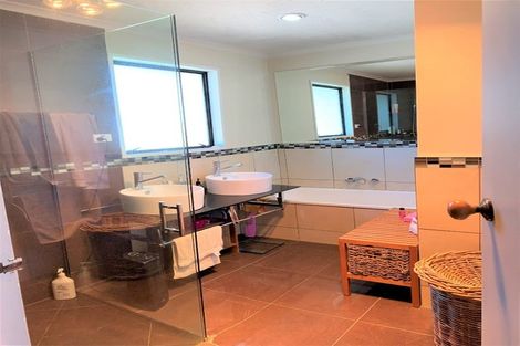 Photo of property in 405 Avonhead Road, Avonhead, Christchurch, 8042